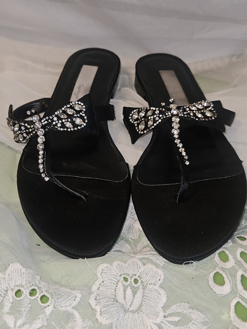 Spiegel Black Crystal Bow Thong Sandals - Women's - Picture 2 of 5
